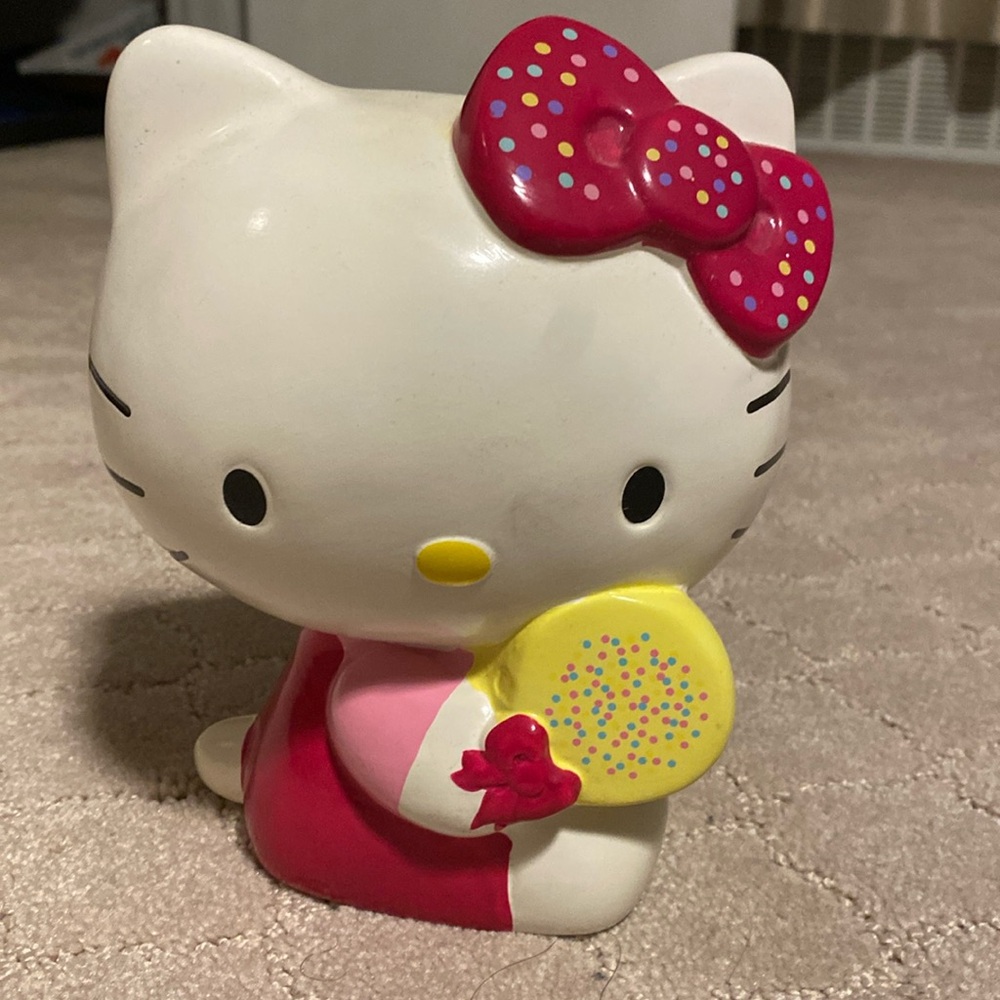 Hello kitty piggy bank